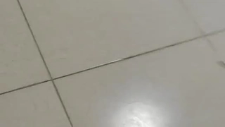大奶金发和棕发熟女在这个视频中被操并被内射