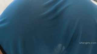 多汁的少女继妹被巨大的阴茎操了