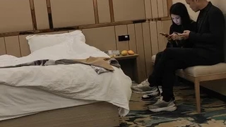 E奶熟女人妻，没想到下面还这么紧