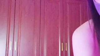 俄罗斯美女口交快感并接受面部射精