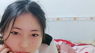有道精品课狠肏猛抠00后大一女友鲍鱼被玩的淫水泛滥,女友说舒服我特别想要
