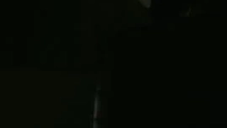 三人行中的两个角质小伙子被击碎的淖水木
